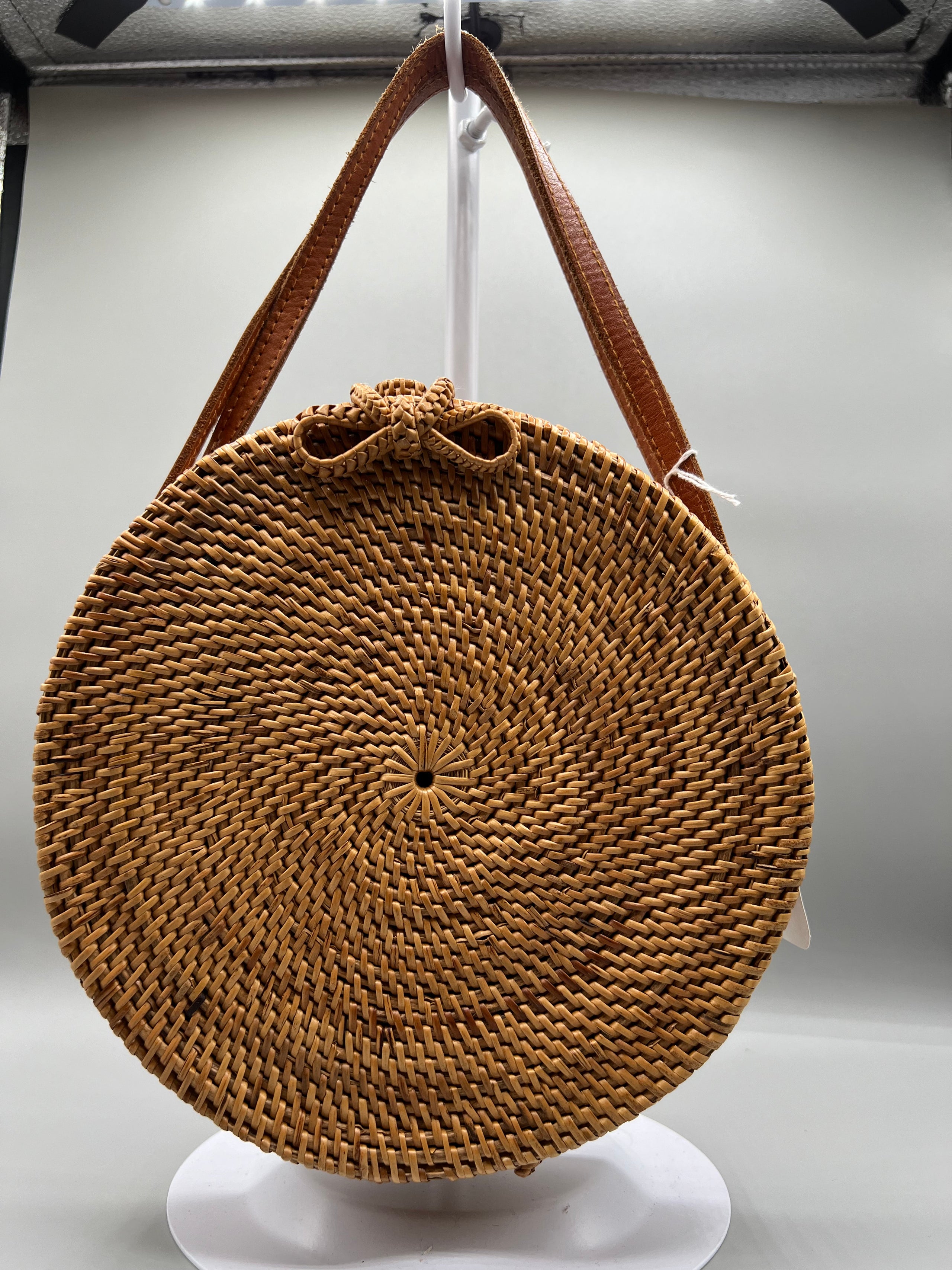 Woven round purse hot sale